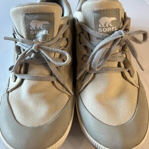 Sorel Women’s Out N About Low-top causal sneaker Size 9